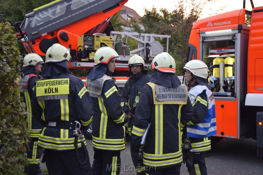 Feuer 2 Y Koeln Suerth Elisabeth Selbertstr P106.JPG - Miklos Laubert